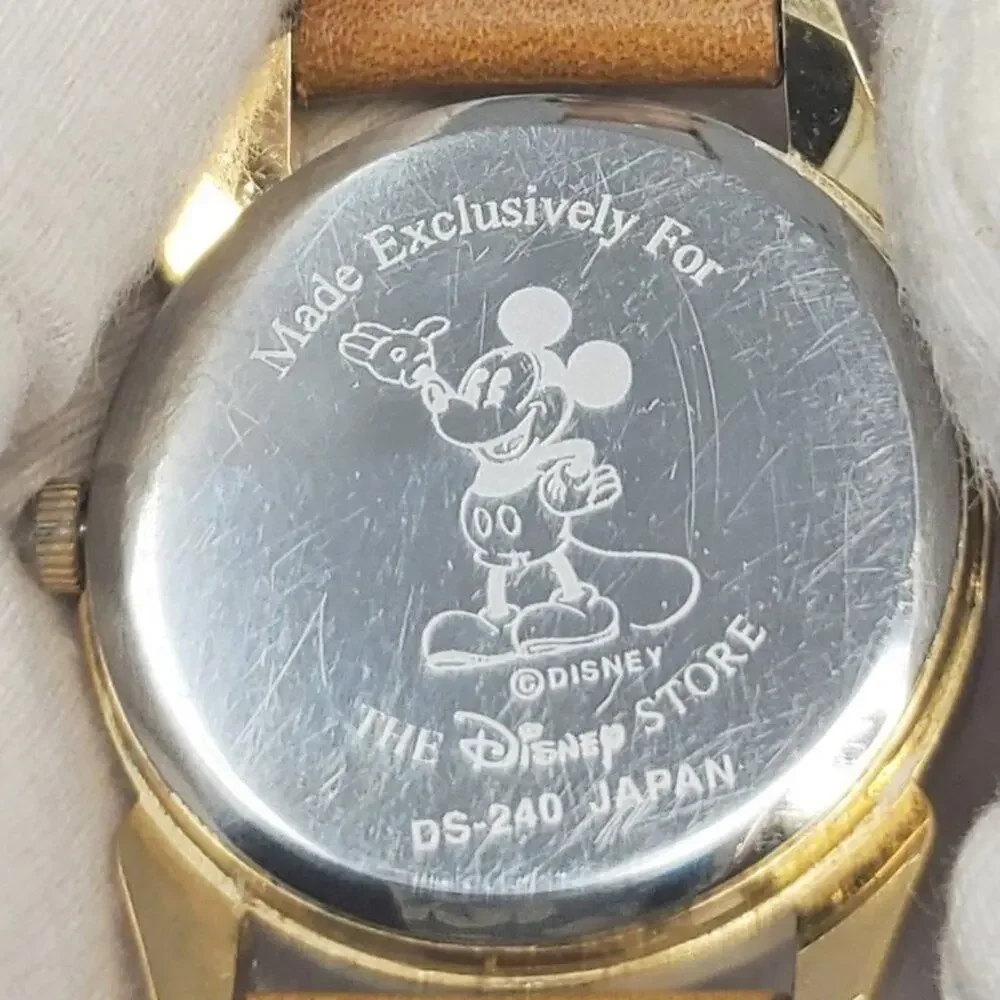 The Disney Store Winnie the Pooh Tigger with Clouds Watch
